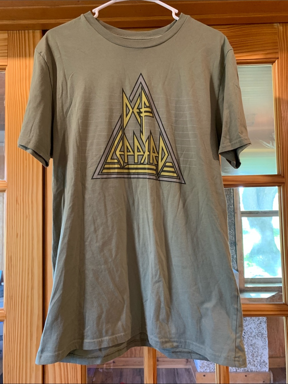 Unisex Def Leppard Triangle Graphic Print Band Tee Short Sleeve T-shirt M